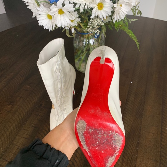 White and Gold Louis Vuitton booties - Picture 8 of 10